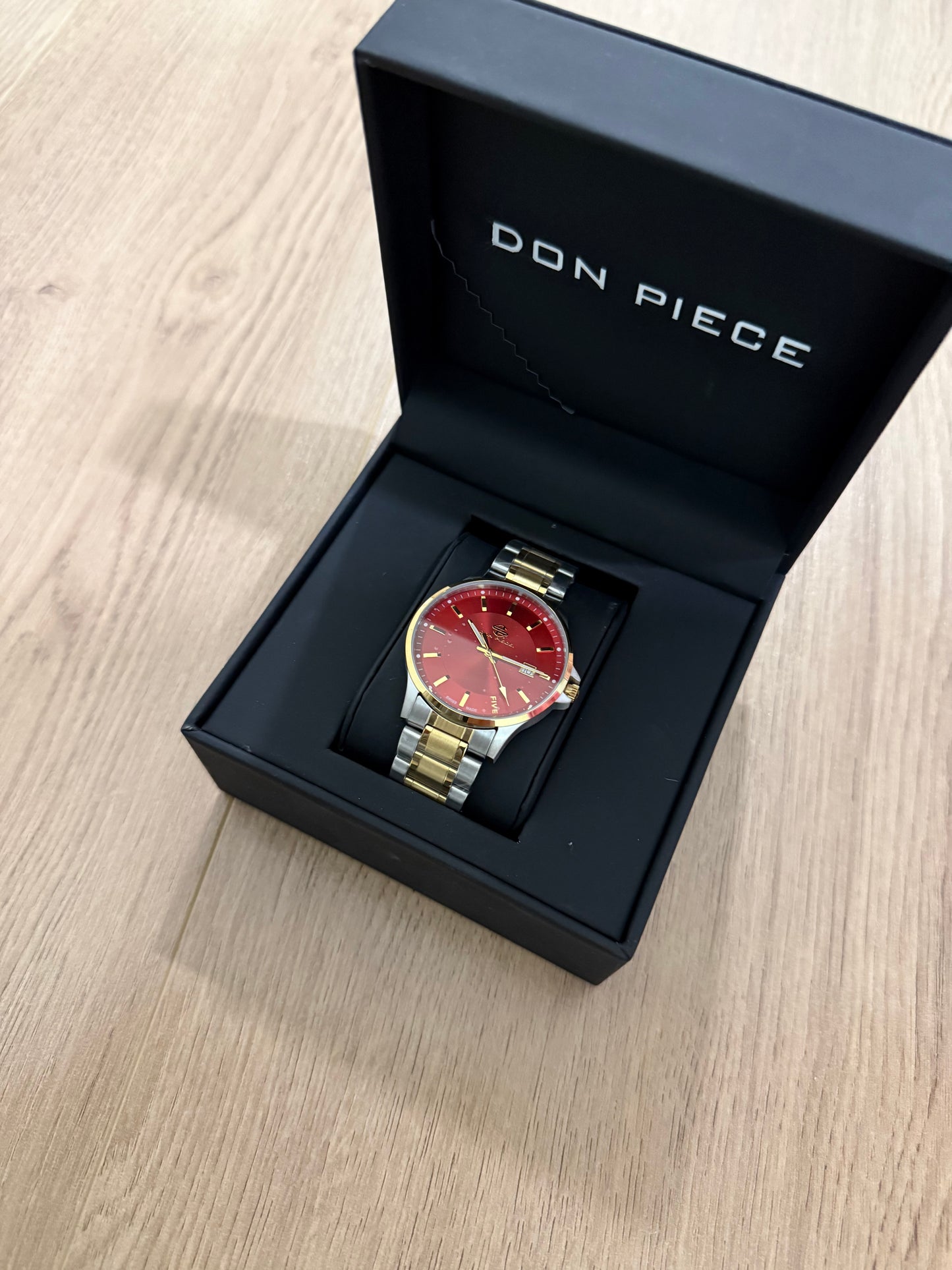 Lusso II Silver/Red/Gold